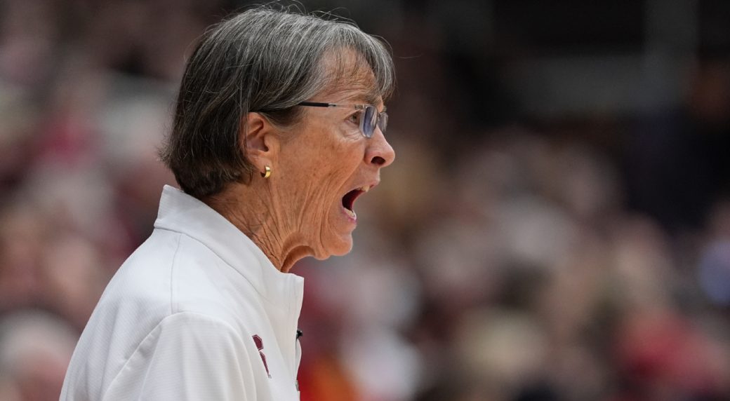 Stanford's VanDerveer Sets Record for Most Wins by a College Basketball