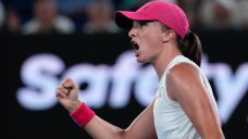 Top-ranked Swiatek escapes with narrow win, Blinkova ousts Rybakina at Australian Open
