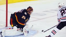 Markstrom unbeatable as Flames top Blackhawks