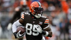 Cleveland Browns tight end David Njoku runs during the first half of an NFL football game, Sunday, Dec. 10, 2023, in Cleveland. (Ron Schwane/AP)