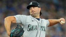 Giants acquire LHP Robbie Ray from Mariners for Haniger, DeSclafani