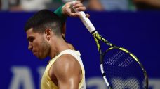 Defending champ Alcaraz upset by Jarry in Argentina Open semifinals