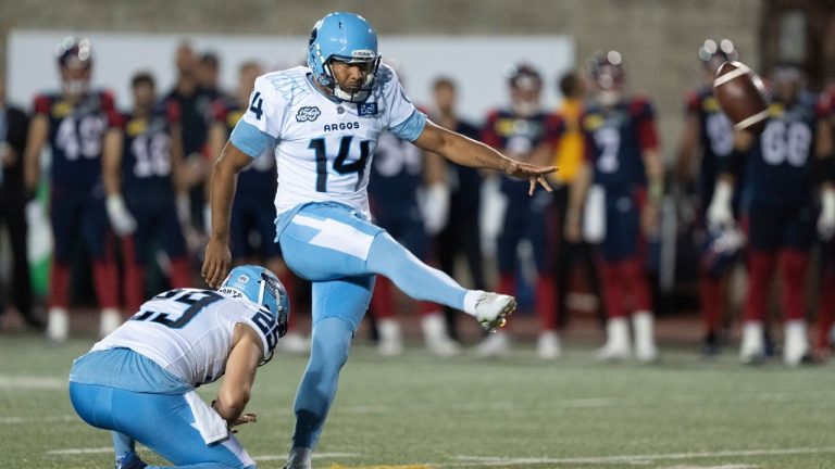 Veteran kicker Boris Bede signed a two-year contract with the Edmonton Elks on Tuesday. (Christinne Muschi/CP Photo)