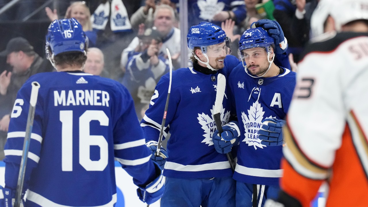 Auston Matthews nets another hat trick, Maple Leafs hammer Ducks ...