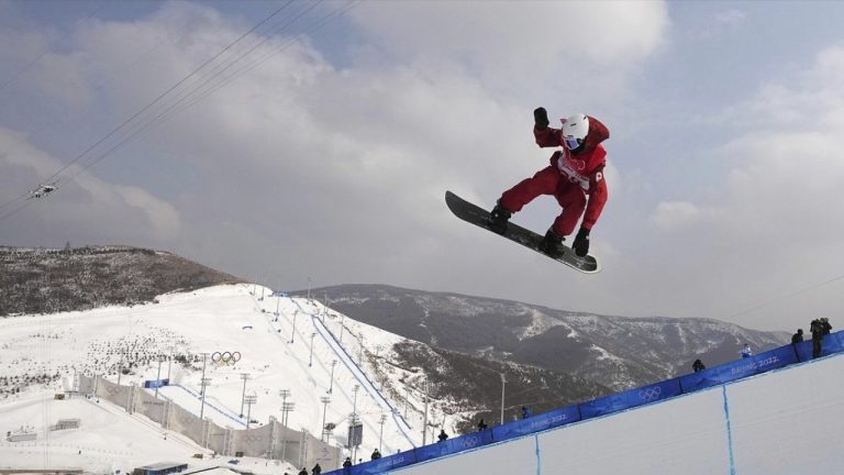 When Liam Gill felt he didn't belong, snowboarding came to his rescue. (CP/AP/Gregory Bull)