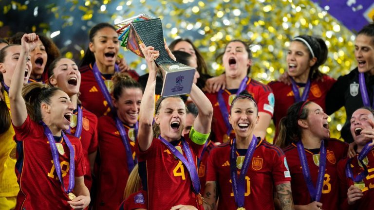 Spain's team captain Irene Paredes lifts the trophy after winning the Women's Nations League final soccer match between Spain and France at La Cartuja stadium in Seville, Spain, Wednesday, Feb. 28, 2024. Spain won 2-0. (AP Photo/Jose Breton)