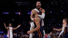 Hart makes go-ahead basket after chaotic possession as Knicks beat Pistons