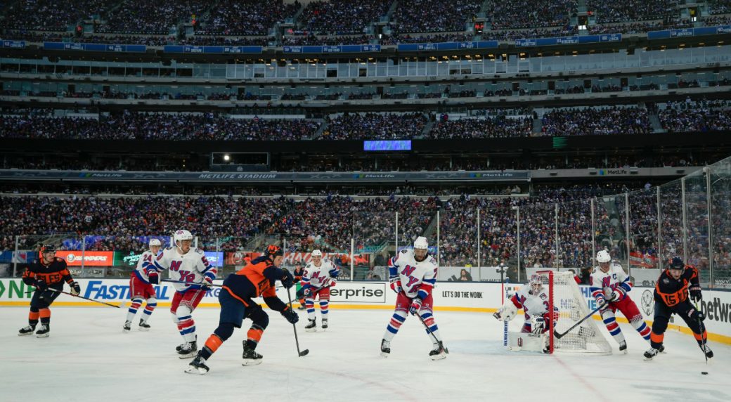 Artemi Panarin leads Rangers’ incredible comeback in outdoor victory over Islanders