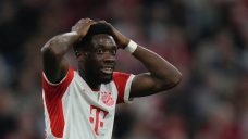 Canada’s Alphonso Davies leaves Bayern Munich game after taking boot to the face