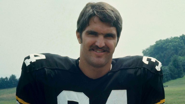 Pittsburgh Steelers Andy Russell (34) is shown in 1975. (AP Photo)