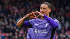 English Roundup: Liverpool score deep in stoppage time, extend EPL lead