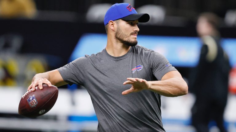 Mitchell Trubisky warms up before an NFL football game against the New Orleans Saints in New Orleans, Thursday, Nov. 25, 2021. (Butch Dill/AP)