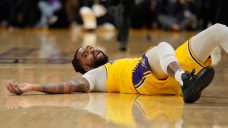 Russell scores 26 points, leads surging Lakers past West-leading Thunder