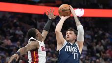 NBA Roundup: Mavericks’ Doncic posts fifth consecutive double-double in win