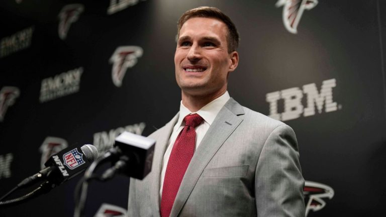 Falcons' Cousins' recovery from a torn Achilles tendon remains on track as the team approaches next week's mandatory minicamp. (Mike Stewart/AP)