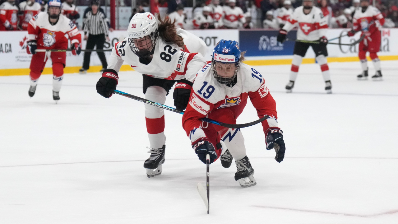 世界女子選手権でチェコ代表がスイス代表を破り、グループAで3位に浮上