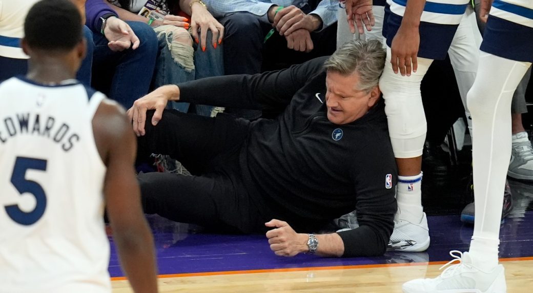 AP Source: Timberwolves coach Chris Finch to have surgery on knee after sideline collision