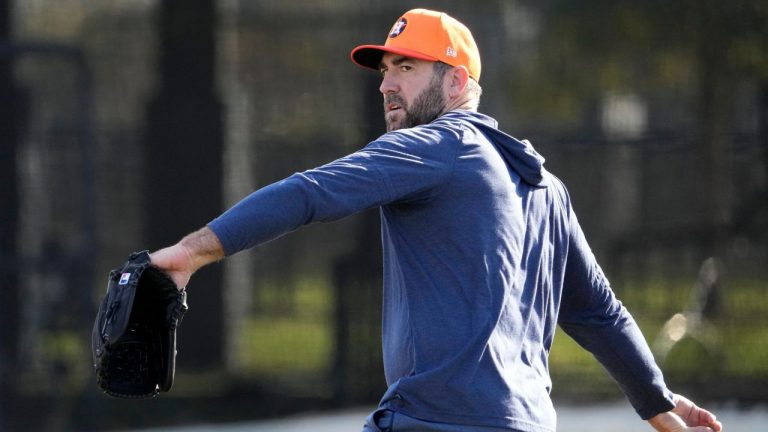 Houston Astros pitcher Justin Verlander throws during a spring training baseball workout Wednesday, Feb. 14, 2024, in West Palm Beach, Fla. (Jeff Roberson/AP Photo)