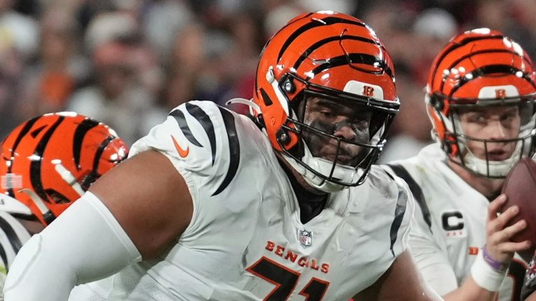 The Buffalo Bills have agreed to sign offensive tackle La’el Collins to a one-year contract. (AP/Peter Joneleit, File)