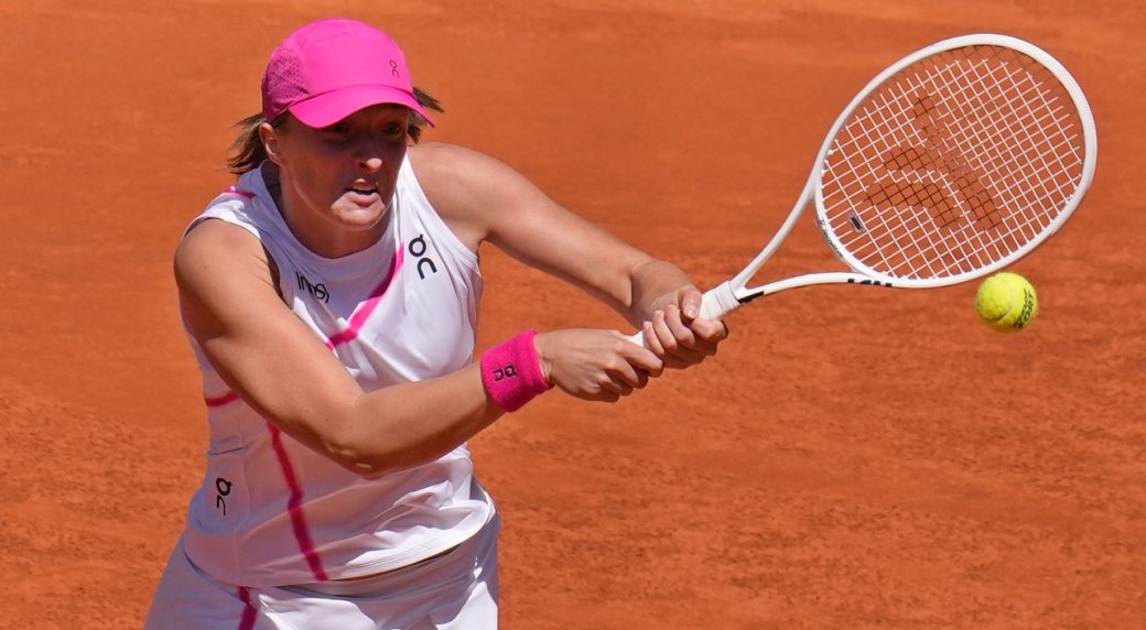 Top-ranked Swiatek reaches quarterfinals of Madrid Open with win over Sorribes Tormo