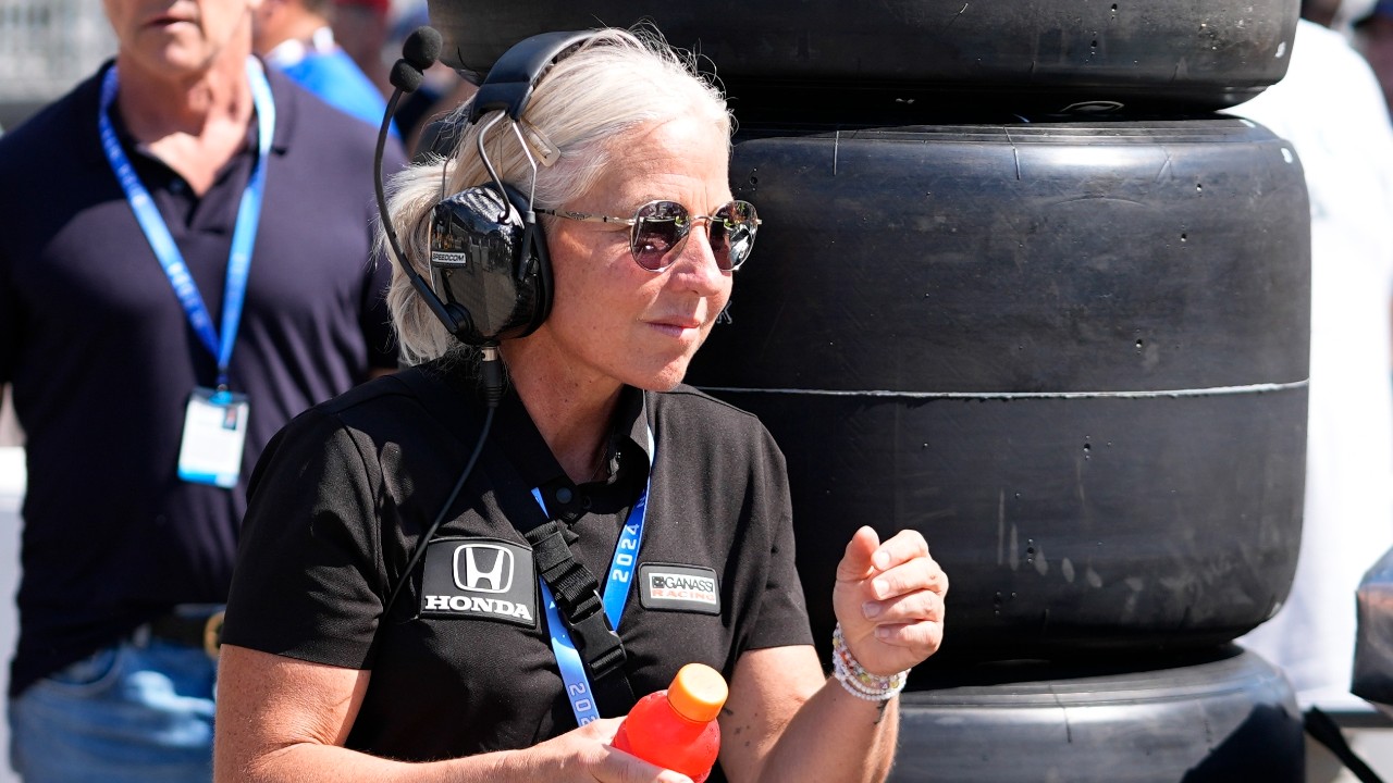 Lewis Hamilton's former trainer Angela Cullen returns to racing with ...