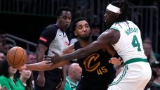 Mitchell’s 29 points help Cavaliers blow out Celtics, tie series at 1-1