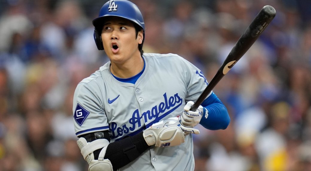 Dodgers’ Ohtani leaves late vs. Padres with back tightness
