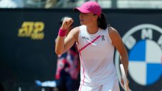 Swiatek defeats Keys to reach Rome semis