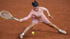 Andreescu edges out Yuan, clinches her first quarterfinal berth of season