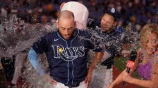 MLB Roundup: Brandon Lowe hits walk-off homer as Rays rally past slumping Cubs