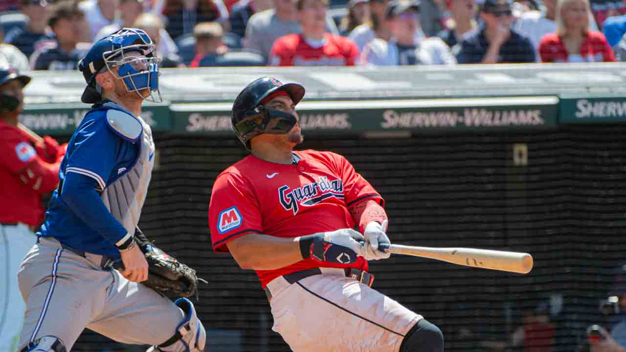 Exquisite Martinez Eyeing Down Jays On Monday Image Nature Exquisite Martinez Eyeing Down Jays On Monday Image Nature