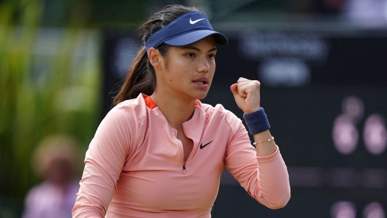 Britain's Emma Raducanu reacts as she plays against Britain's Katie Boulter in their women's semi-final match of the Rothesay Open. June 16, 2024. (Mike Egerton/PA via AP)