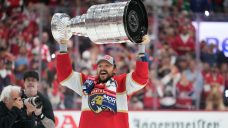 Bettman shoots down changes to overtime, playoff format