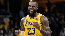 Report: LeBron James re-signing with Los Angeles Lakers