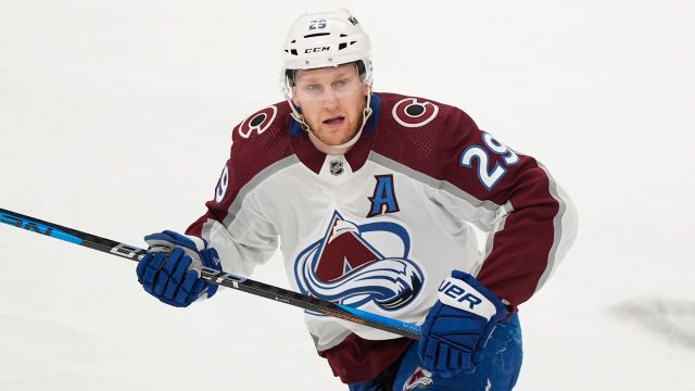 Necas scores two goals as Avalanche rout Kings in dominant season opener