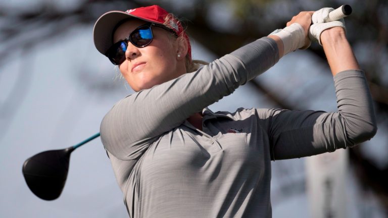 Ellie Szeryk of London, Ont., tees off of the second tee during the CP Women's Open in Regina, Thursday, August, 23, 2018. (Jonathan Hayward/CP)