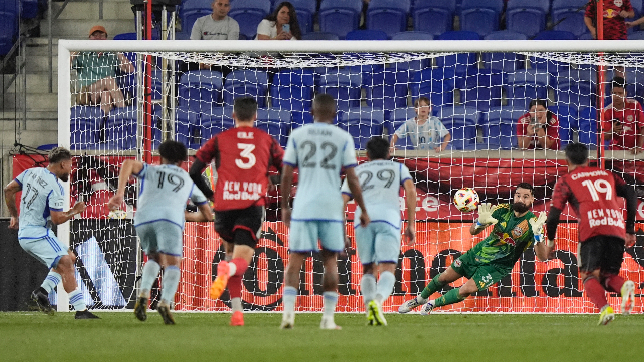 Josef Martinez scores two goals as CF Montreal rallies to draw with Red ...