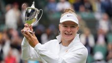 Diede de Groot wins Wimbledon women’s wheelchair final for 15th straight major title