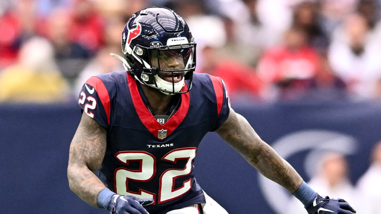 Houston Texans cornerback Kareem Jackson (22) follows the action Titans during an NFL football game against the Tennessee, Sunday, Dec 31, 2023, in Houston. Buffalo Bills added experience depth to their safety position by signing Kareem Jackson to a one-year contract on Tuesday, July 30, 2024. (Maria Lysaker/AP)