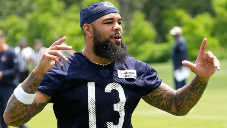 Chicago Bears wide receiver Keenan Allen warms up during NFL football practice at the team's minicamp in Lake Forest, Ill., Wednesday, June 5, 2024. (AP Photo/Nam Y. Huh)