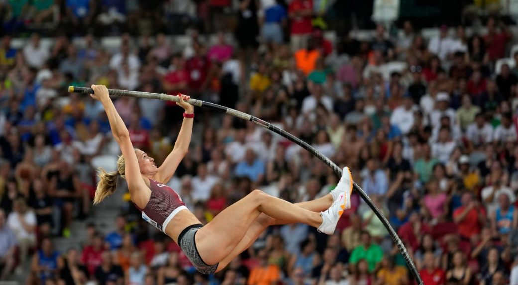 Newman wins pole vault silver, Canadian men fourth in 4x100m relay at
