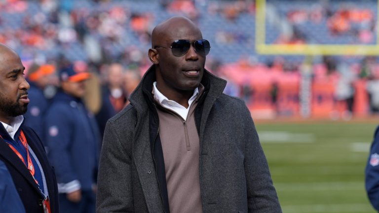 Retired NFL running back and current television announcer Terrell Davis before an NFL game in Empower Field at Mile High Sunday, Dec. 31, 2023, in Denver. (AP Photo/David Zalubowski)