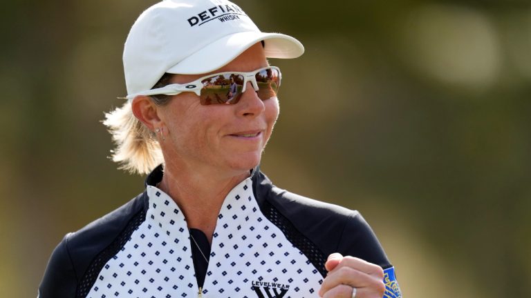 Alena Sharp smiles after her shot on the 10th green during the first round of LPGA Ford Championship golf tournament, Thursday, March 28, 2024, in Gilbert, Ariz.(CP/AP/Matt York)
