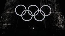 Celine Dion performs on Eiffel Tower to close opening ceremony in Paris