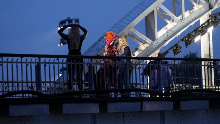Drag queen Piche prepares to perform, at the Debilly Bridge in Paris, during the opening ceremony of the 2024 Summer Olympics, Friday, July 26, 2024. (Tsvangirayi Mukwazhi)/AP Photo
