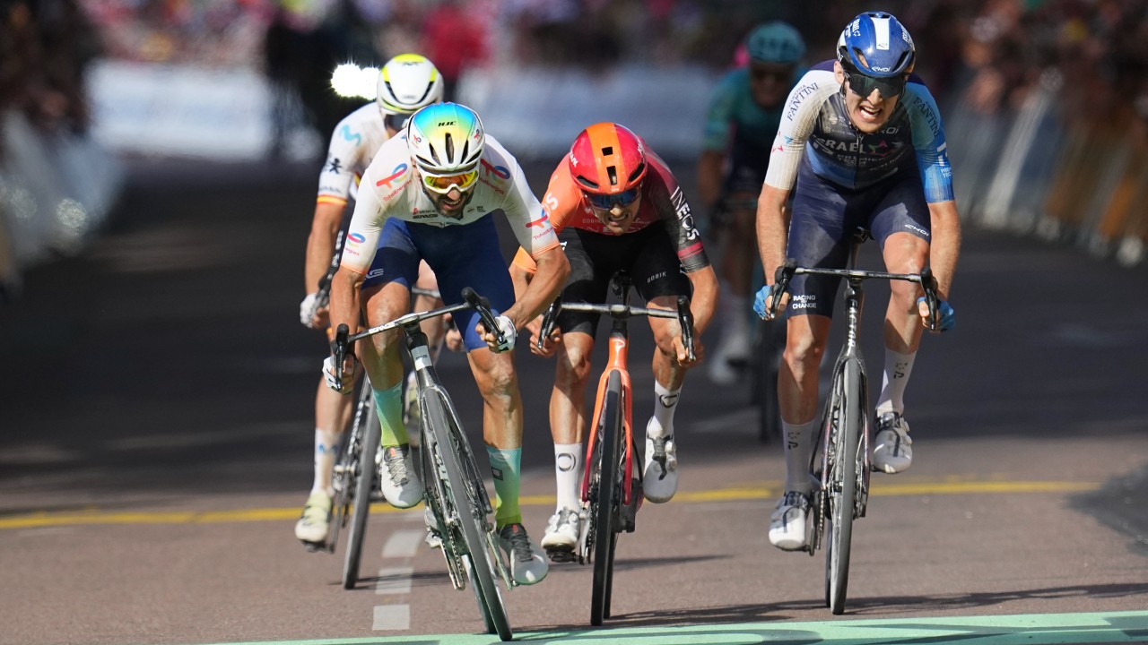 トゥルギスが砂利道での厳しいツール・ド・フランスのステージで優勝、ポガチャルが首位をキープ