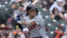 Braves sign IF Gio Urshela after Austin Riley goes on IL with broken hand