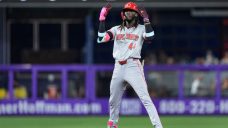 Reds’ Elly De La Cruz becomes fifth player to reach 20 HRs, 60 SB in a season