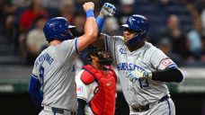 MLB Roundup: Royals sweep doubleheader with Guardians