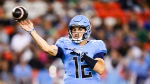 Toronto Argonauts quarterback Chad Kelly (12) throws the ball during first half CFL action against the Saskatchewan Roughriders. (Christopher Katsarov/THE CANADIAN PRESS)
